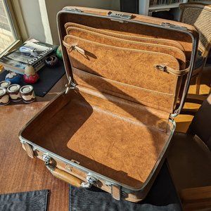 Vintage American Tourister Escort Brown Briefcase / Suitcase